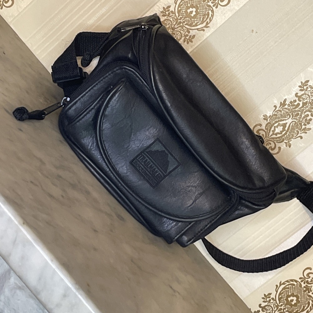 NEW Trailmaker Equipment Faux Leather Black Fanny Pack Waist Bag Hip Bag